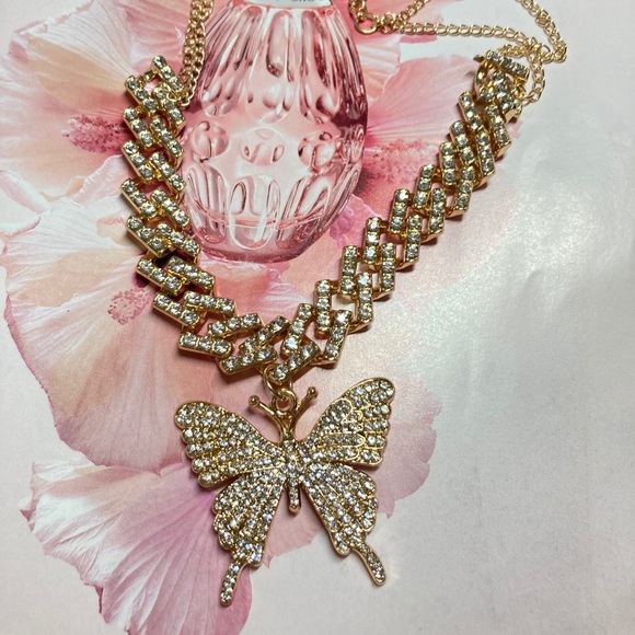 🌟 Gold Butterfly 🦋 Hip Hop Rhinestone Necklace - Picture 3 of 4